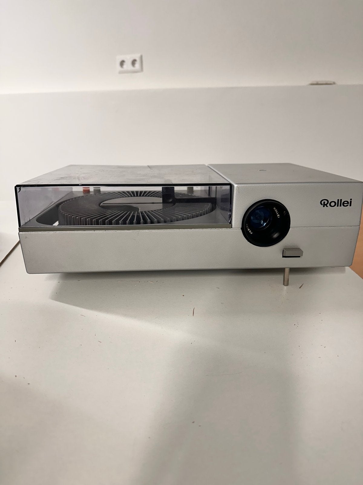 Rollei P 37 E Diaprojector - Vintage en Functioneel, Ophalen of Verzenden, Gebruikt, Met scherm
