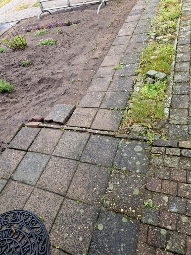 Circa 70 stoeptegels + betonrandjes, Tuin en Terras, Ophalen, Gebruikt, Beton, Terrastegels