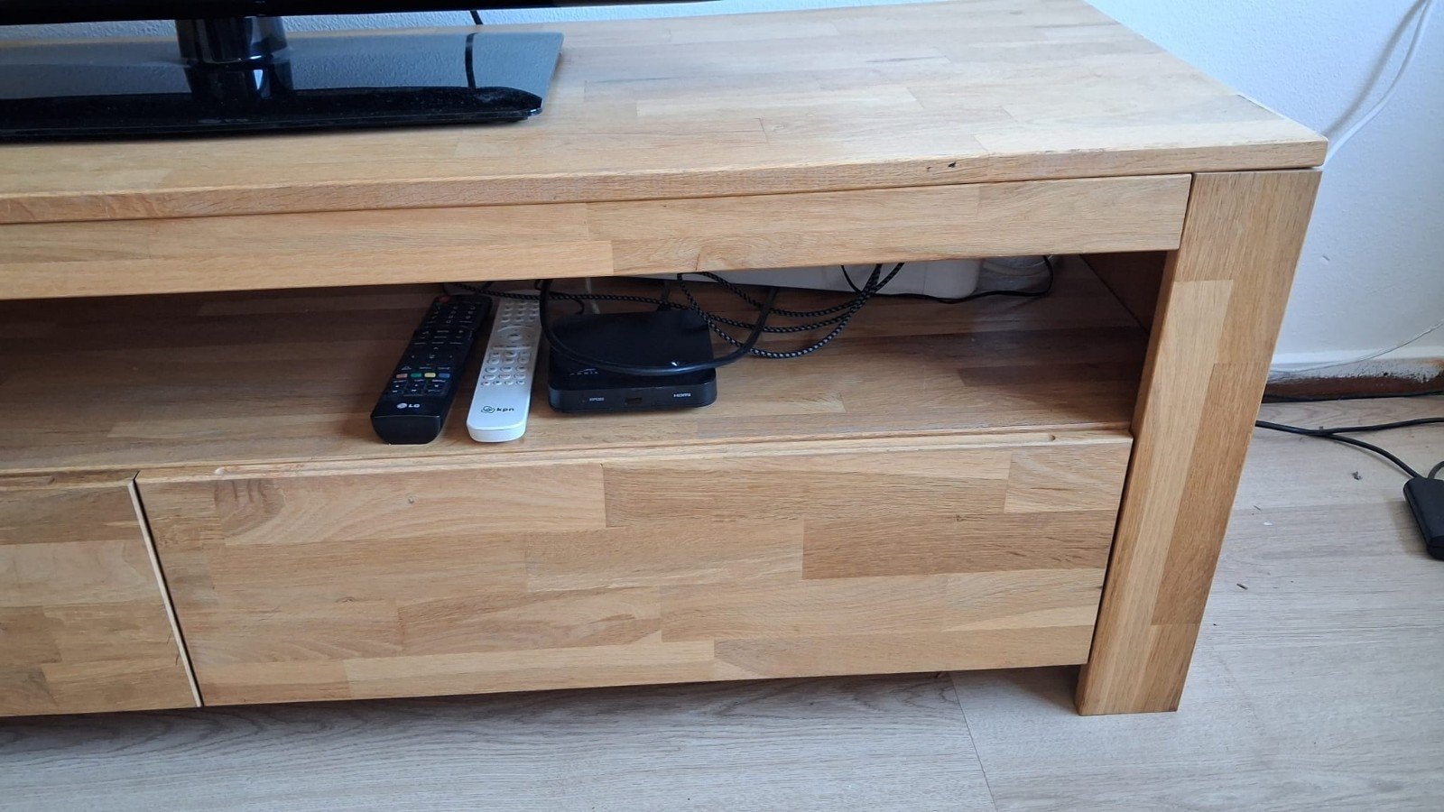 Massief eiken tv-meubel morgen 4 juli ophalen!!!, Ophalen, Gebruikt, Eikenhout, 50 tot 100 cm