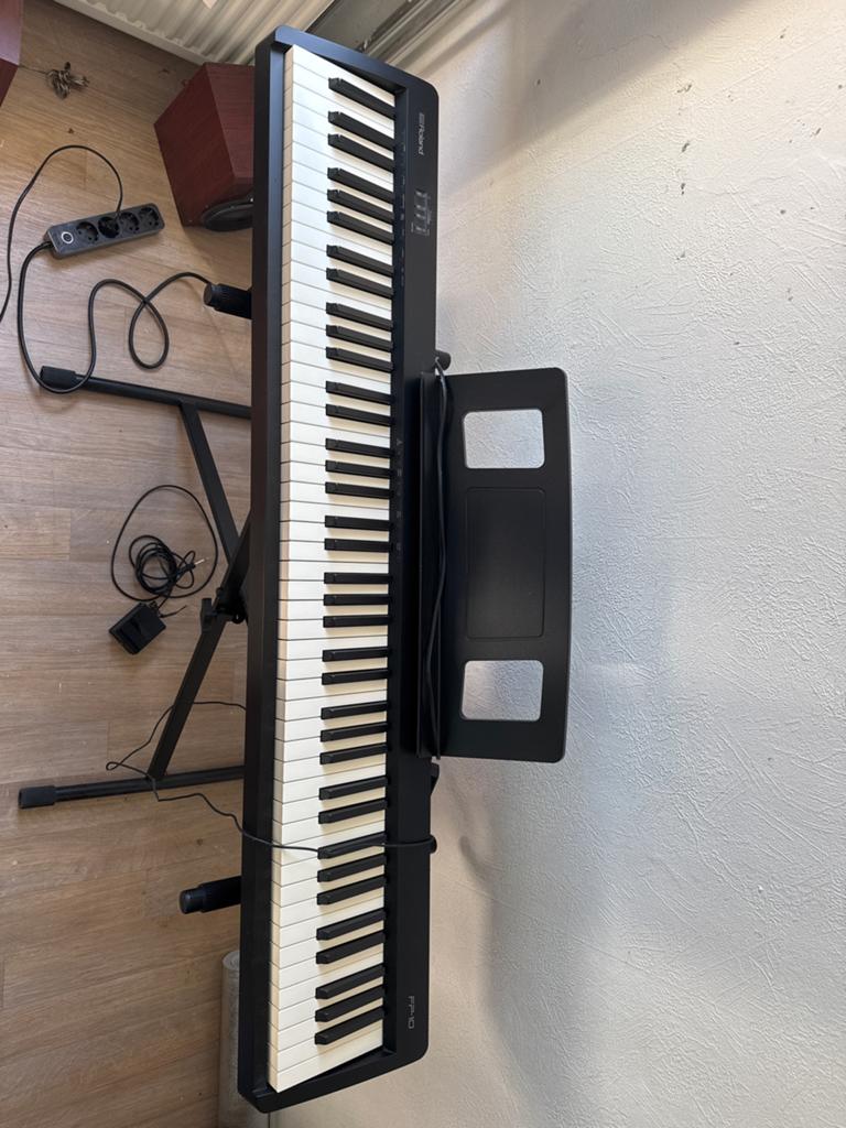 Roland FP-10 Digitale Piano met 88 Toetsen, Muziek en Instrumenten, Keyboards, Ophalen, 88 toetsen, Roland, Zo goed als nieuw