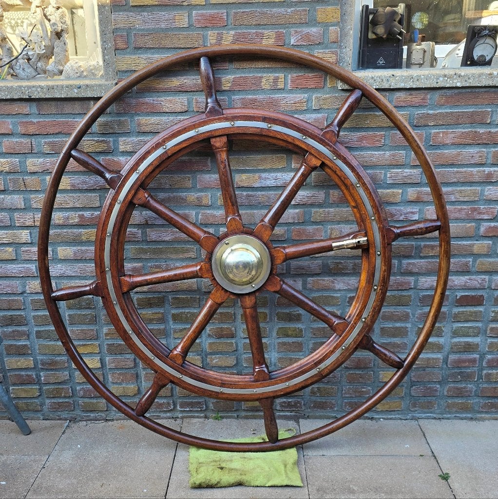 Antiek scheepstuurwiel van hout en messing 122 cm diameter., Ophalen, Zo goed als nieuw, Motorboot of Zeilboot, Gebruiksvoorwerp