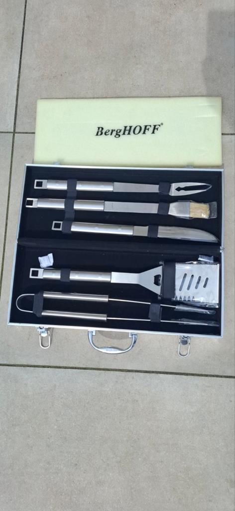 BergHOFF BBQ Bestek Set in Luxe Koffer, Tuin en Terras, Ophalen, Zo goed als nieuw, BergHOFF