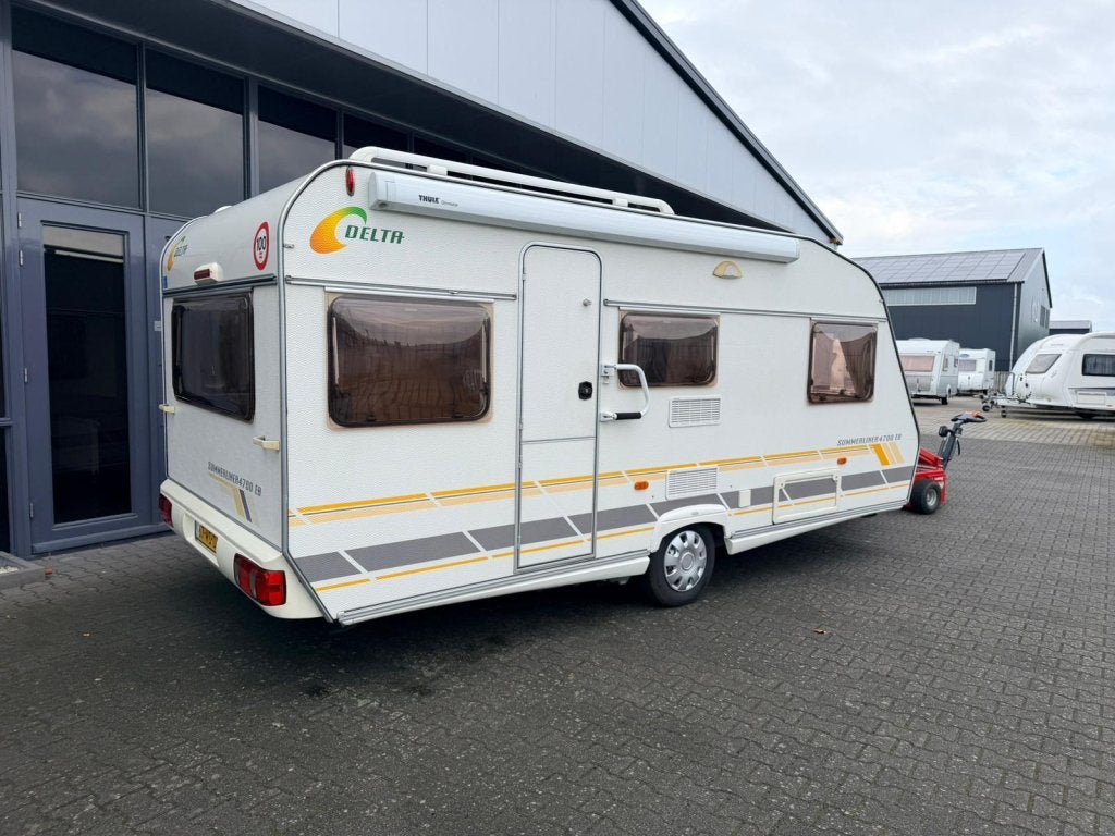 Delta Euroliner 4700 EB 2 Aparte bedden 950kg VEEL OPTIES !!, Caravans en Kamperen, Caravans, Lengtebed, Bedrijf, Treinzit, 4 tot 5 meter