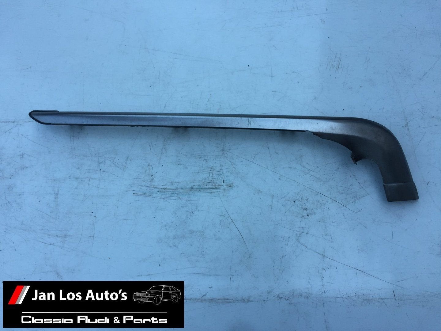 Sierlijst bumper linksvoor Audi 80 90 Coupe B2 ('81-'88), Gebruikt, -, -, Links