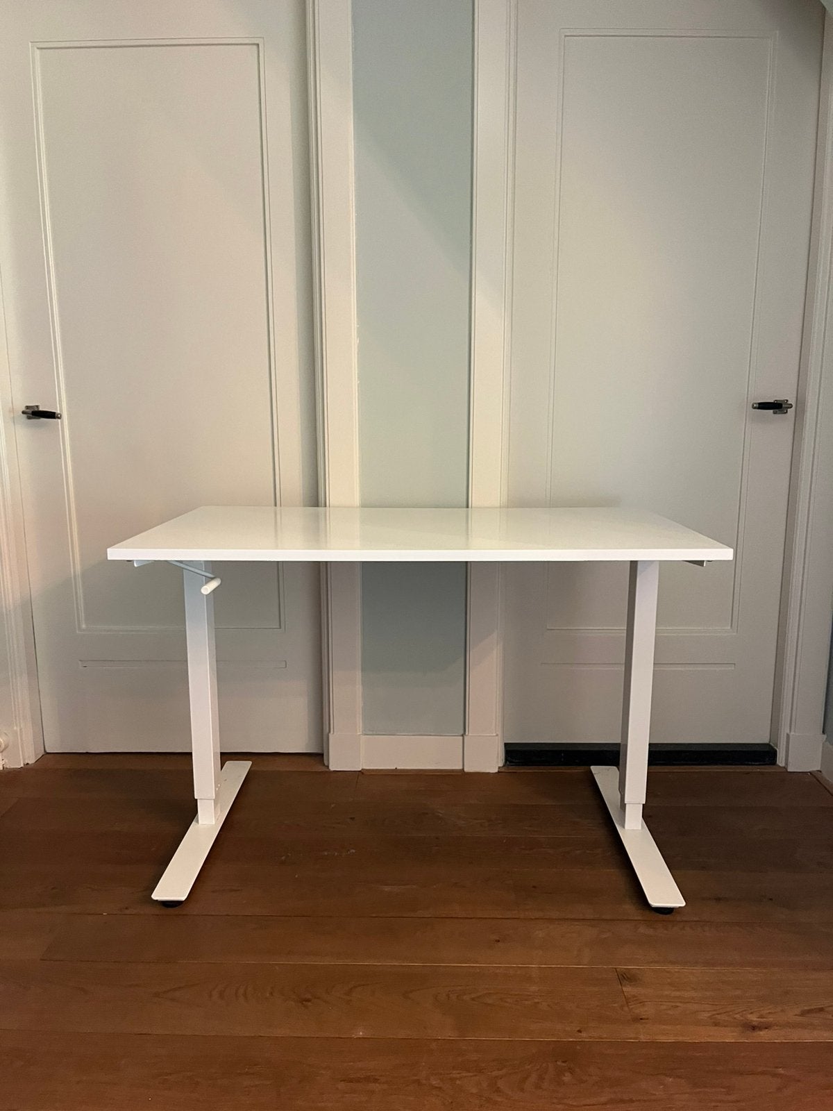 In hoogte verstelbare bureau IKEA, Huis en Inrichting, Bureaus, Ophalen, Zit-sta bureau, Gebruikt, In hoogte verstelbaar