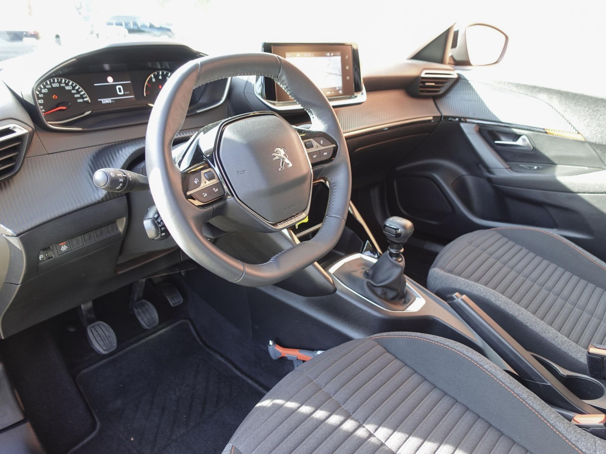 Peugeot 2008 1.2 PureTech 101pk Active Pack Navigatie Apple, Auto's, Gebruikt, Euro 6, 1199 cc, Zwart