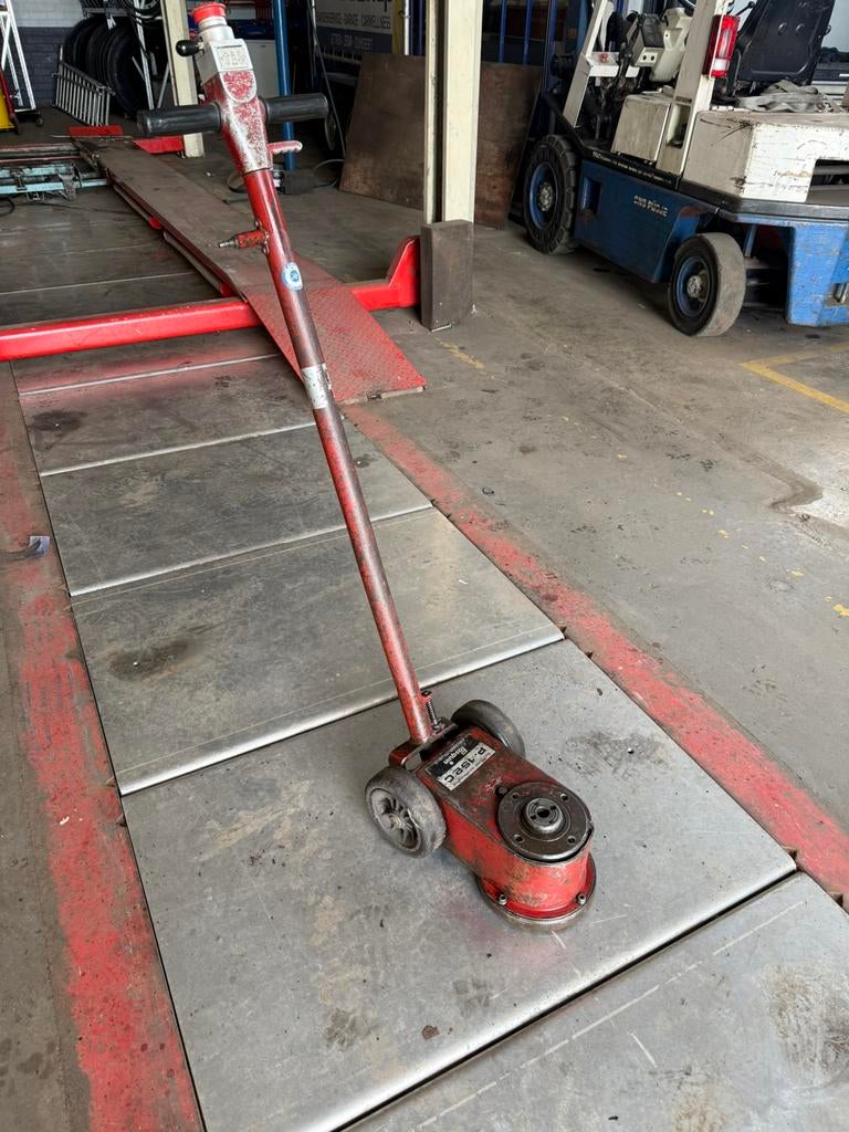 Pasquin P-152-C, luchthydraulische krik, Auto diversen, Autogereedschap, Ophalen, Gebruikt, Pasquin S.r.l., Via dell'industria 6, 35020 Arre (PD), Italië