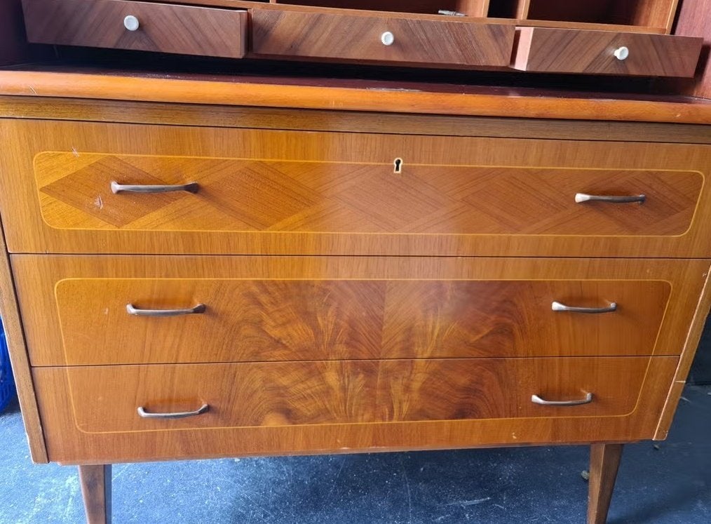 Te Koop mooie oude  ( 60 jaar ) secretaire, Ophalen