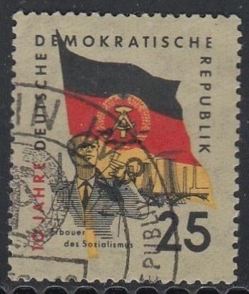 DDR 1959 726 DDR 10 jaar 25p, Gest, Ophalen of Verzenden, DDR, Gestempeld