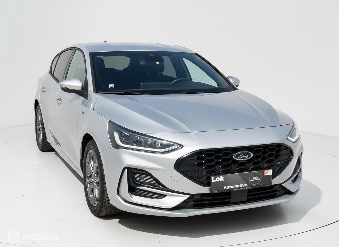 Ford Focus 1.0 EcoBoost Hybrid ST Line CAMERA|AUTOMAAT|LED|, Stof, Gebruikt, Zwart, Automatische klimaatregeling