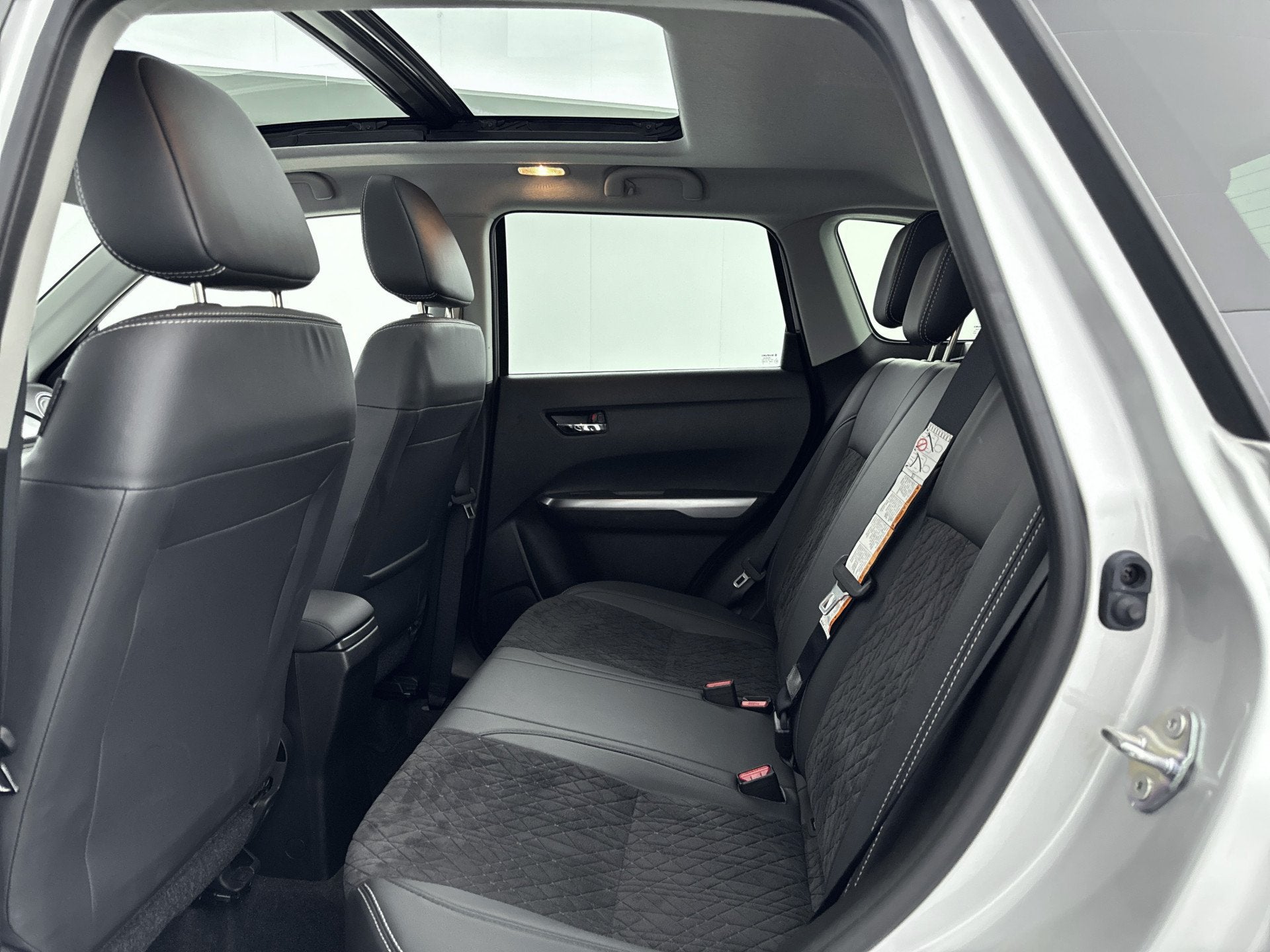 Foto 17 van Suzuki Vitara 1.4 Boosterjet Style Smart Hybrid | Elektrisch
