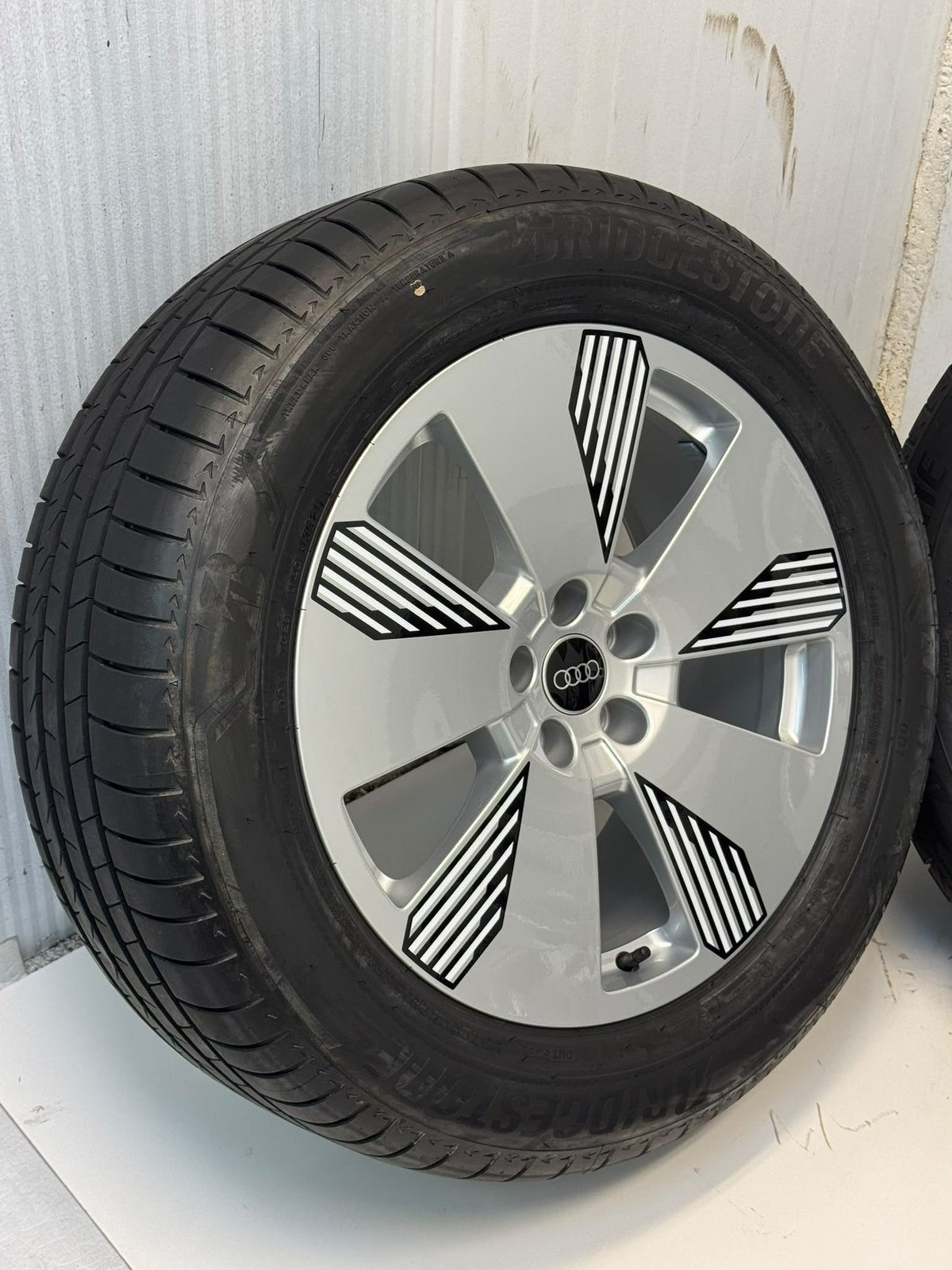 Org. Audi E-Tron Q8 lichtmetalen velgen zomerbanden 5x112, 19 inch, Gebruikt, 255 mm, Banden en Velgen