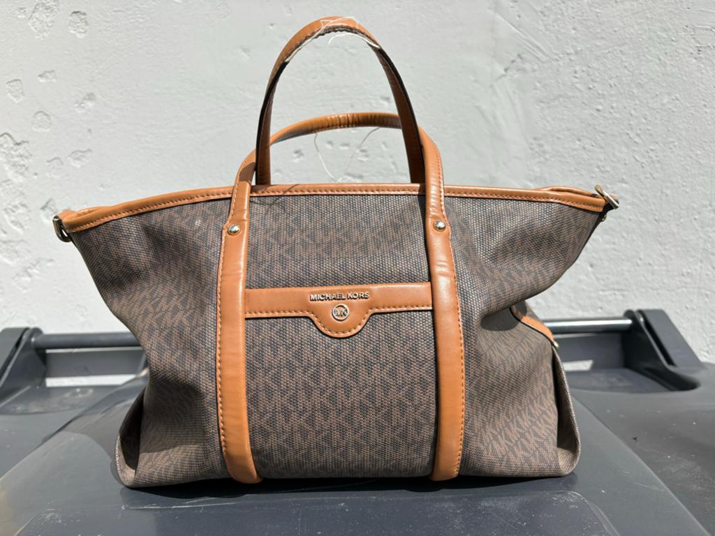 Gebruikte Michael Kors tas - nog goed voor een tweede ronde!, Sieraden, Tassen en Uiterlijk, Tassen | Damestassen, Ophalen of Verzenden