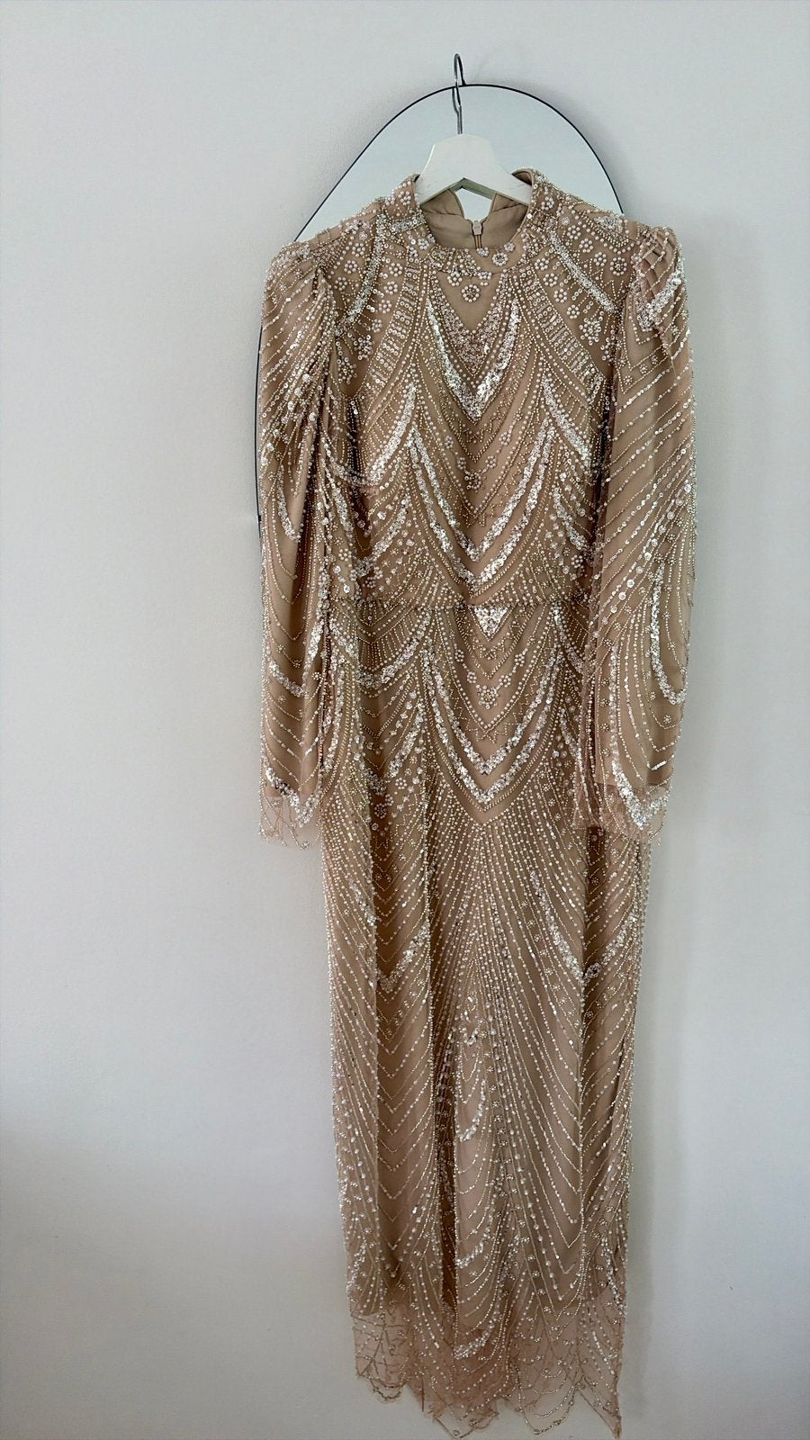 Beige Galajurk, NOOIT gedragen, Kleding | Dames, Jurken, Beige, Maat 42/44 (L), Nieuw, Ophalen of Verzenden
