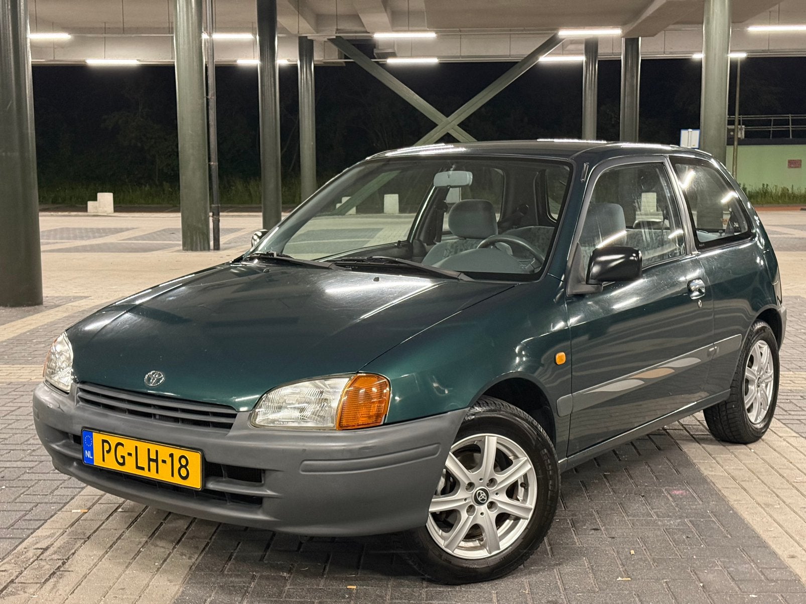 Toyota Starlet 1.3 16V 1996 Groen, Auto's, Voorwielaandrijving, 4 cilinders, Starlet, 400 kg