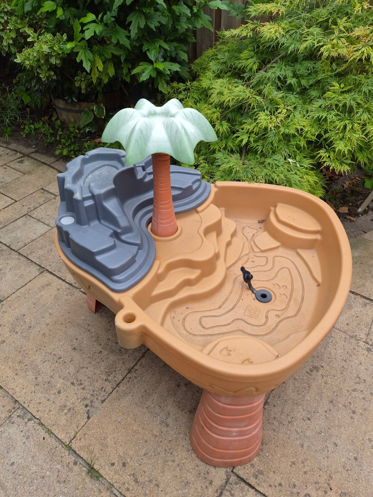 Step2 Zand- en Watertafel met palmboom, Kinderen en Baby's, Speelgoed | Buiten | Zandbakken, Ophalen, Gebruikt