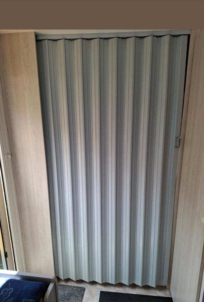 Harmonica deur, Caravans en Kamperen, Ophalen