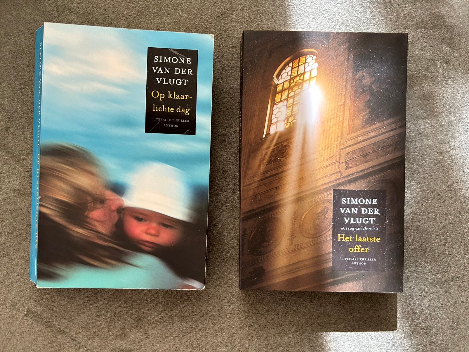 2 boeken Simone van der Vlugt, Ophalen of Verzenden, Gelezen