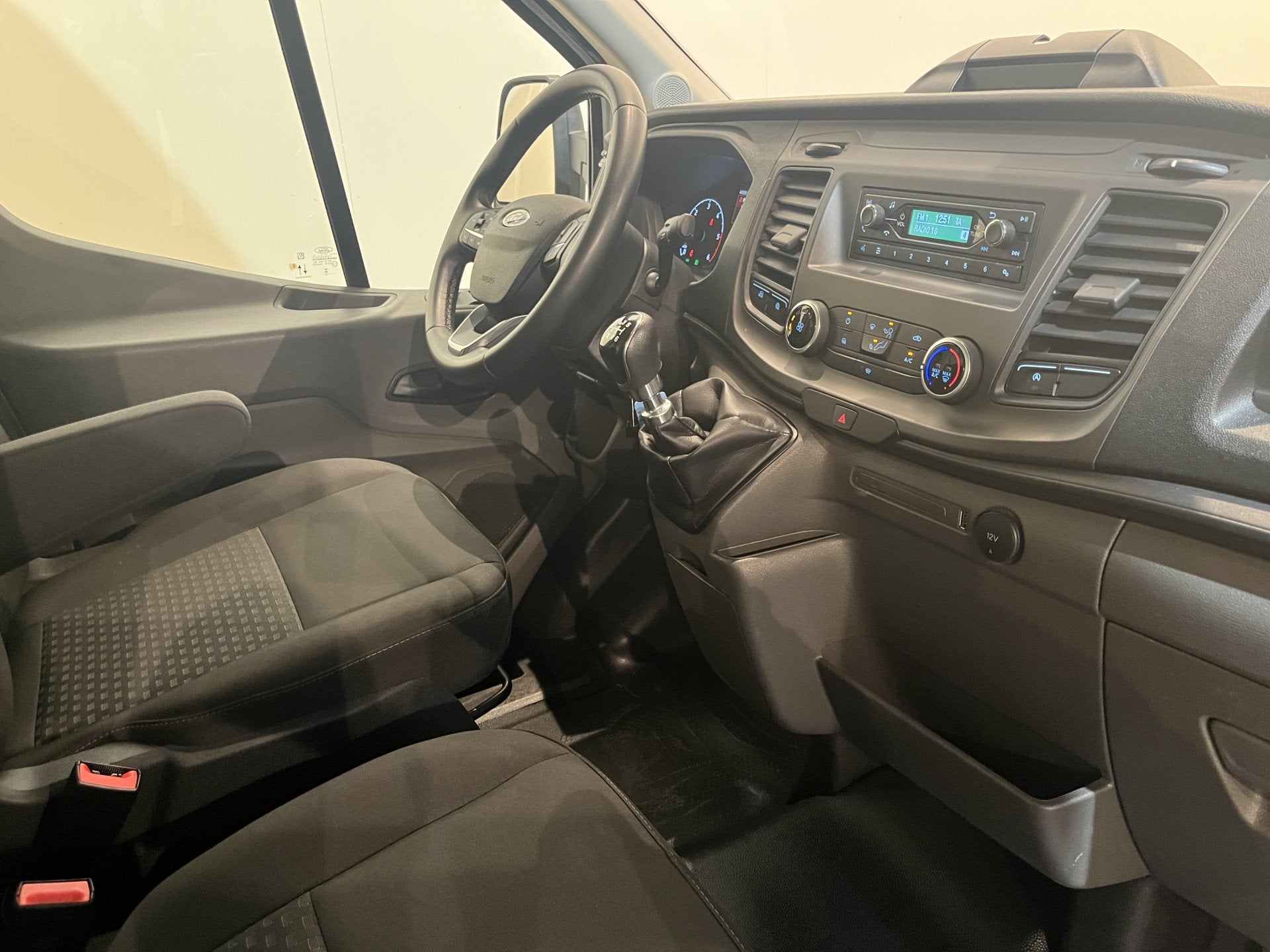 Ford Transit 350 2.0 TDCI L4 Trend 130 PK RWD Bakwagen / Sö, Auto's, 4 cilinders, Met garantie (alle), Wit, 11 km/l