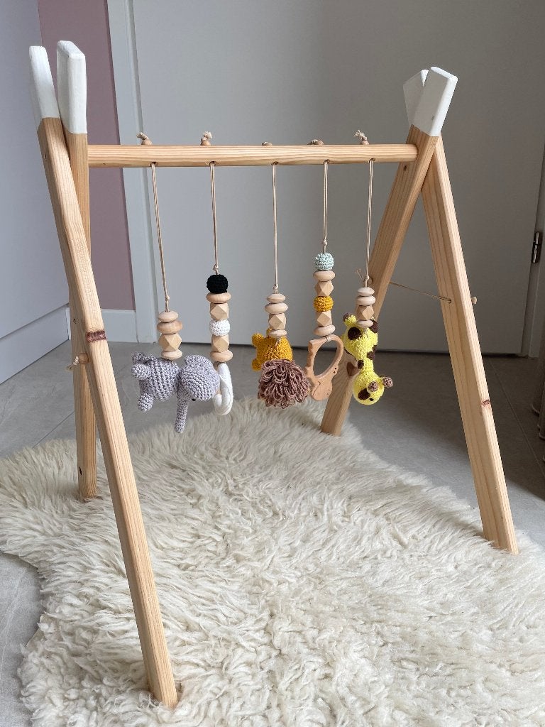 Houten Babygym met Gehaakte Hangers - Zo goed als nieuw, Ophalen, Zo goed als nieuw, Babygym
