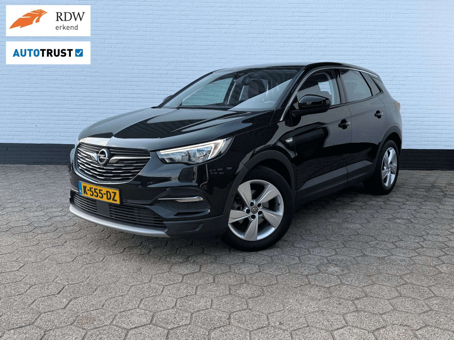 Opel Grandland X 1.2 Turbo Ultimate LEDER l 360C l TREKHAAK!, Voorwielaandrijving, Gebruikt, 1199 cc, Lichtsensor