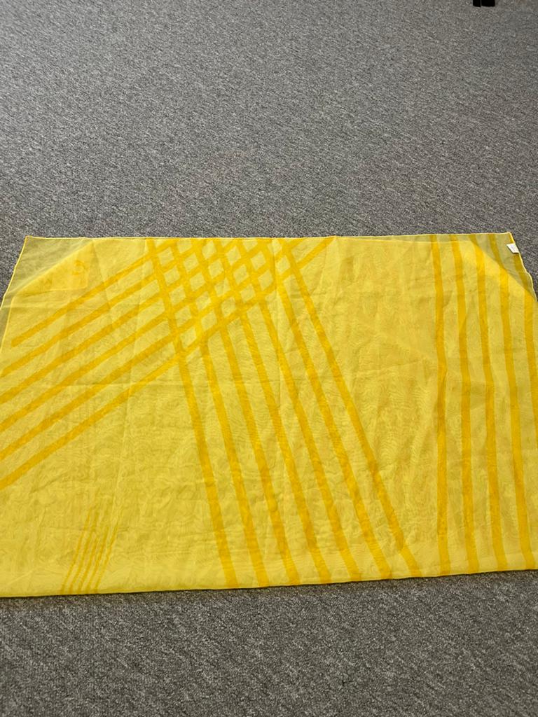 Louis Widmer botergele sjaal/doek, Ophalen of Verzenden, Zo goed als nieuw, Maat 42/44 (L), Sjaal