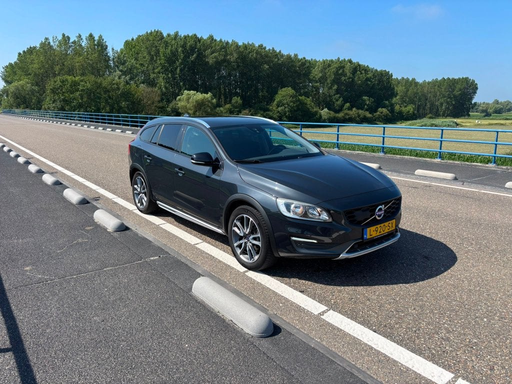 Volvo V60 CrossCountry D3 150pk,2016, Grijs, Euro 6, 163.000, Voorwielaandrijving, 1800 kg, 4 cilinders, 1969 cc