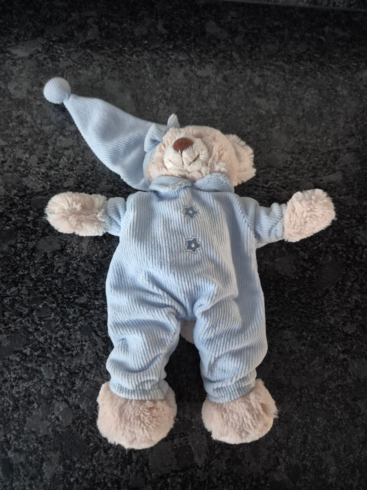 Knuffel Beer met lichtblauwe pyjama en slaapmuts, Ophalen of Verzenden, Beer
