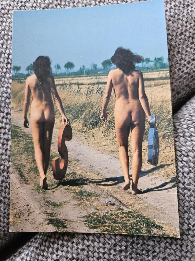 Naakte Vrouwen souvenir vintage, Ophalen of Verzenden, 1960 tot 1980, Gelopen, Overige thema's
