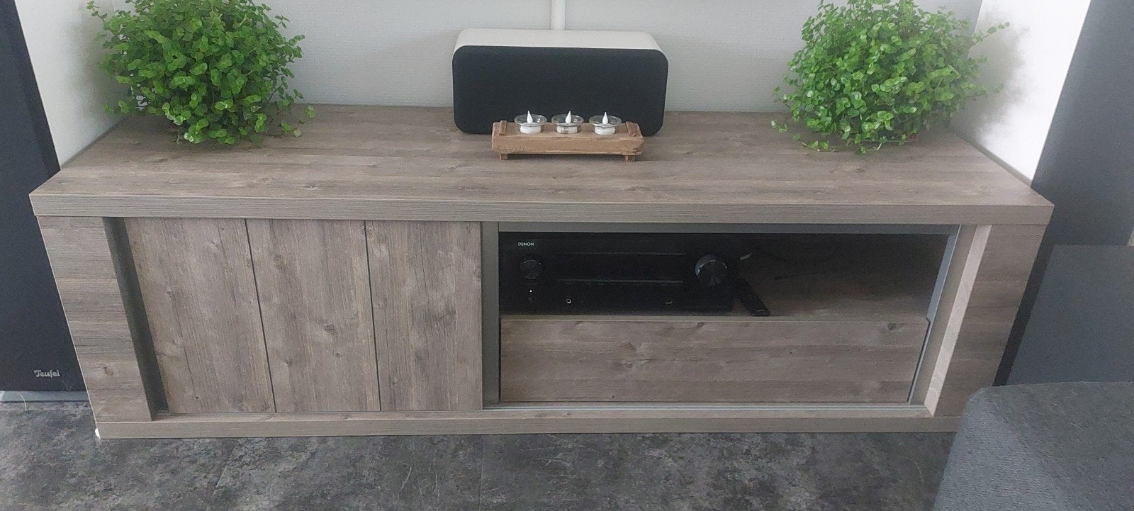 Stijlvol TV-meubel/dressoir met schuifdeuren, Ophalen