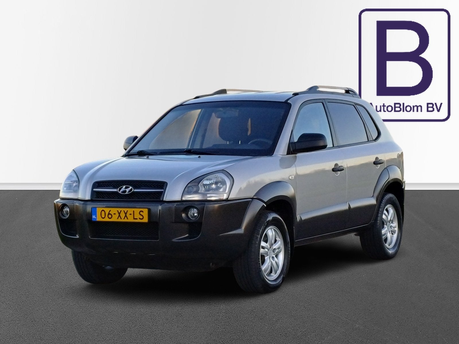 Hyundai Tucson 2.0i Dynamic Cross / Trekh / Cruise / Airco /, Stof, Gebruikt, Zwart, 4 cilinders