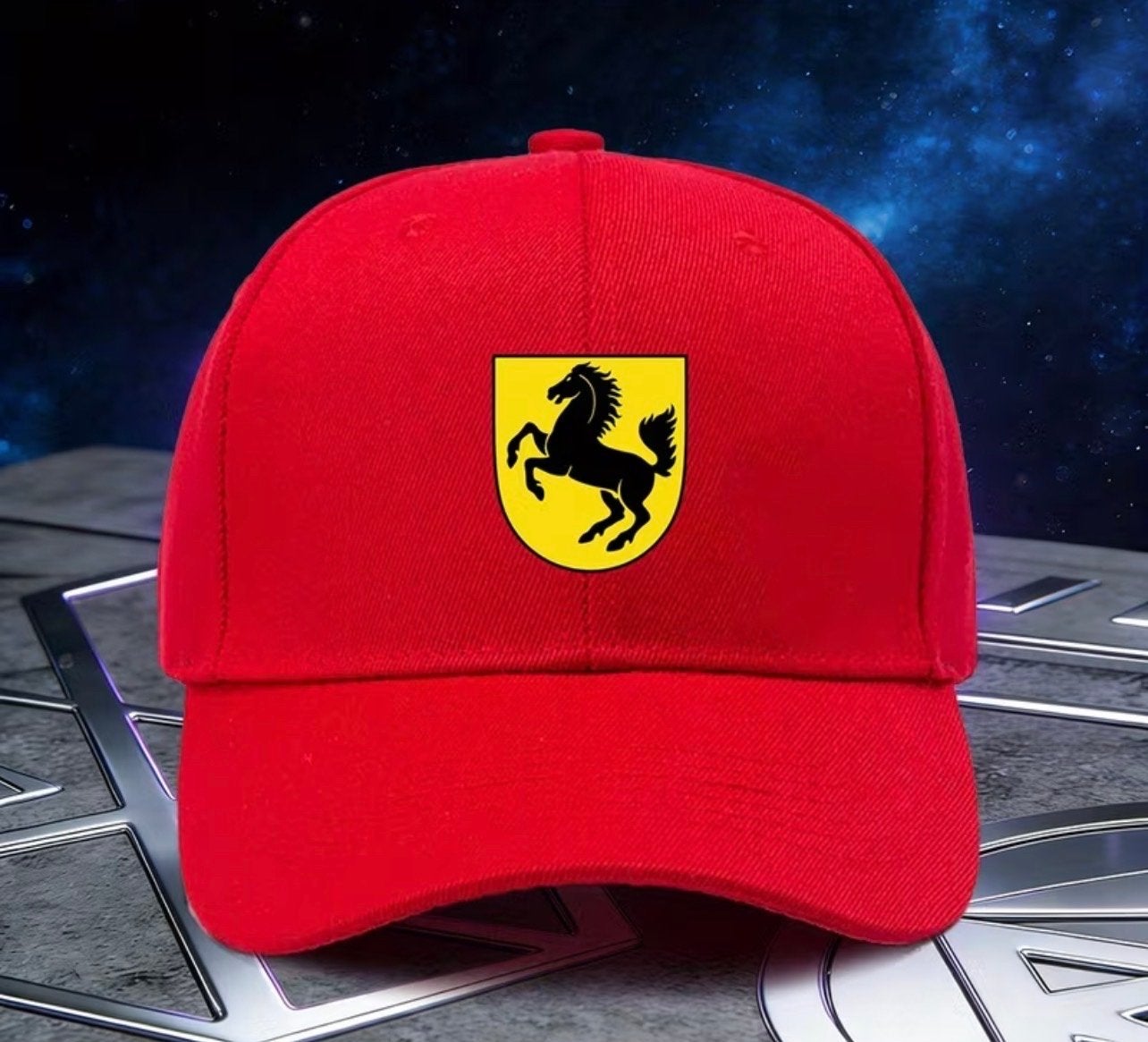 Rode pet met Ferrari-logo, Kinderen en Baby's, Babykleding | Petten en Hoeden, Ophalen of Verzenden, Nieuw, Jongetje of Meisje