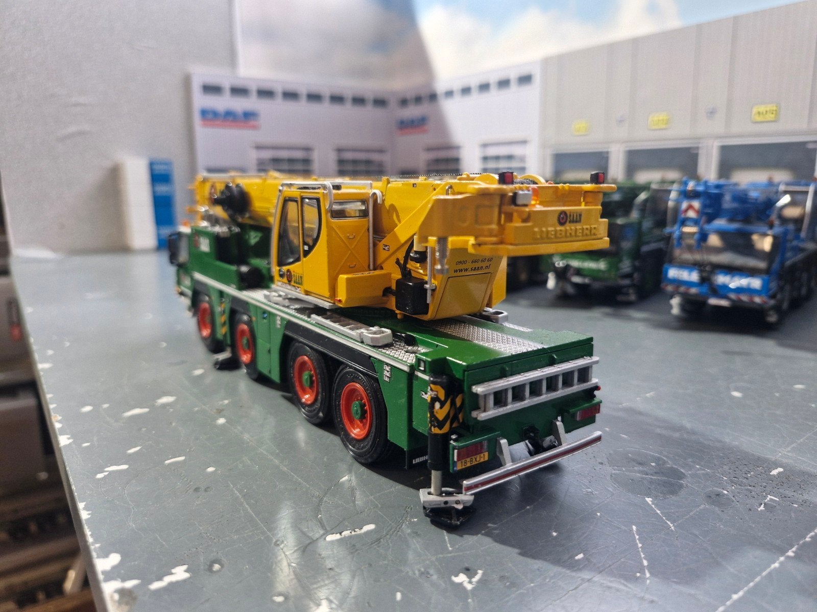 Liebherr ltm 1090 wsi  saan, Hobby en Vrije tijd, Modelauto's | 1:50, Ophalen of Verzenden, Zo goed als nieuw, Hijskraan, Tractor of Landbouw