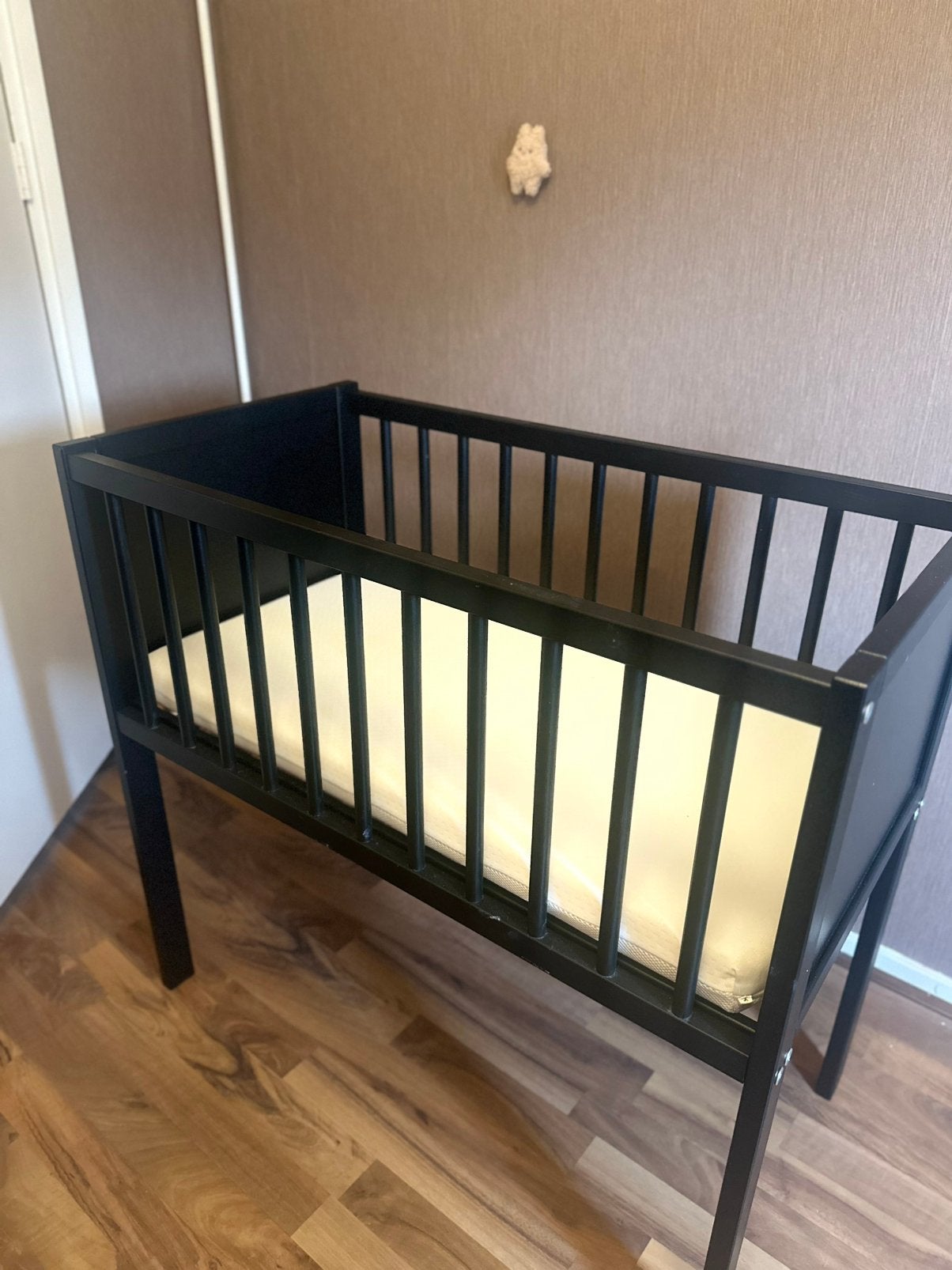 2 Mooie Houten zwarte Co-Sleepers/Wieg, Ophalen, Zo goed als nieuw, Wieg