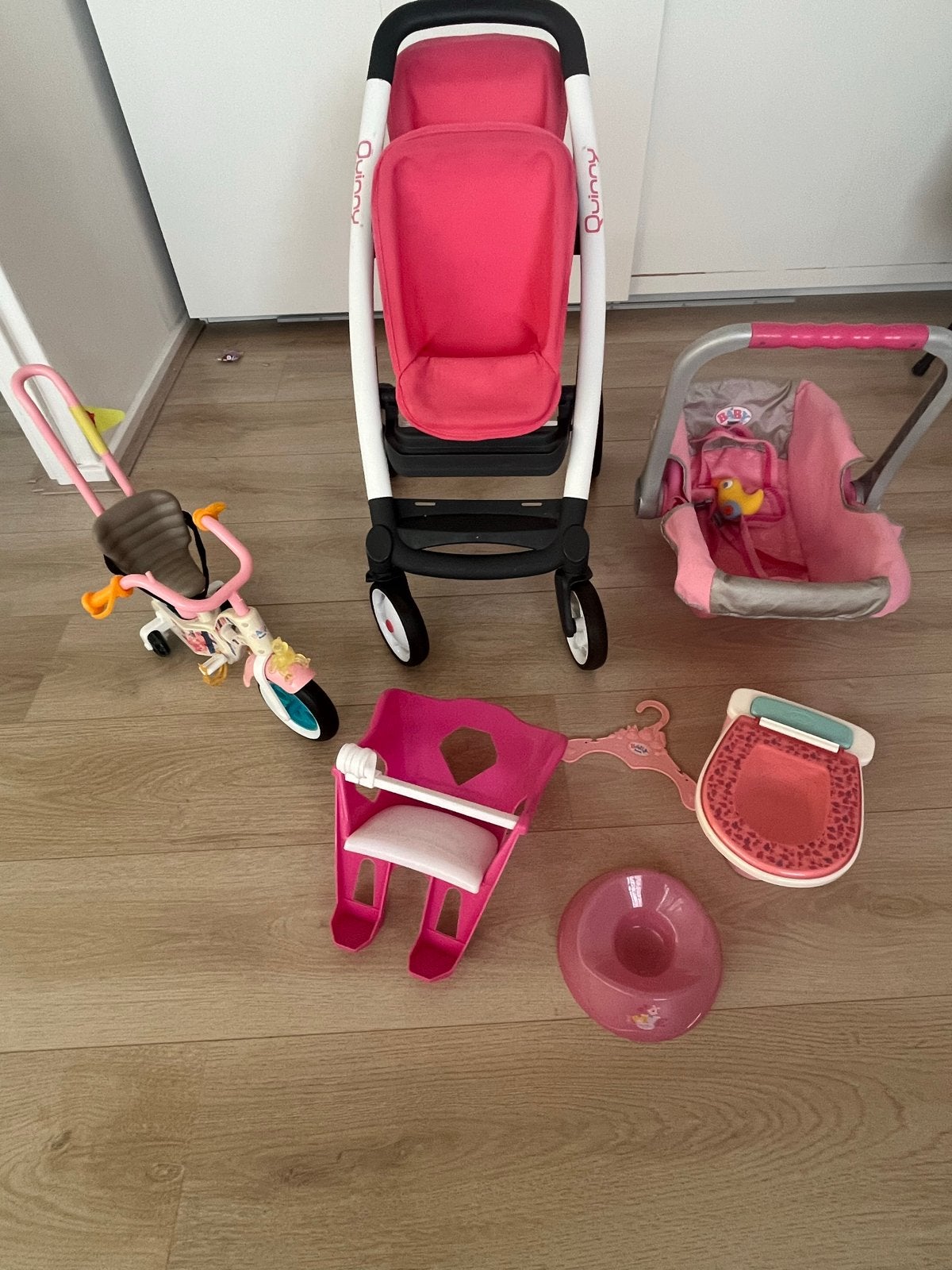 Baby Born diverse spullen: buggy, fiets, autostoel, toilet, Kinderen en Baby's, Ophalen, Gebruikt, Babypop