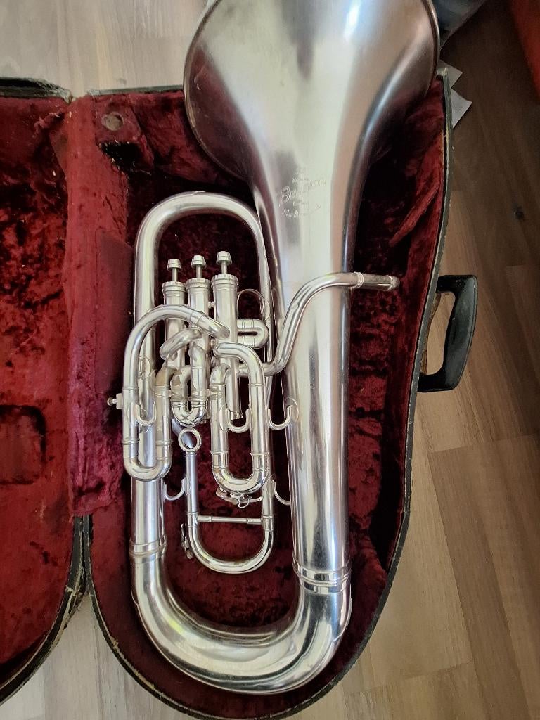 Besson euphonium new standard, Muziek en Instrumenten, Ophalen of Verzenden, Gebruikt, Euphonium of Tenortuba, Met koffer of draagtas