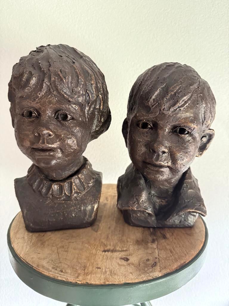 Geert kunen 2 sculptures van kinderhoofdjes, Antiek en Kunst, Ophalen