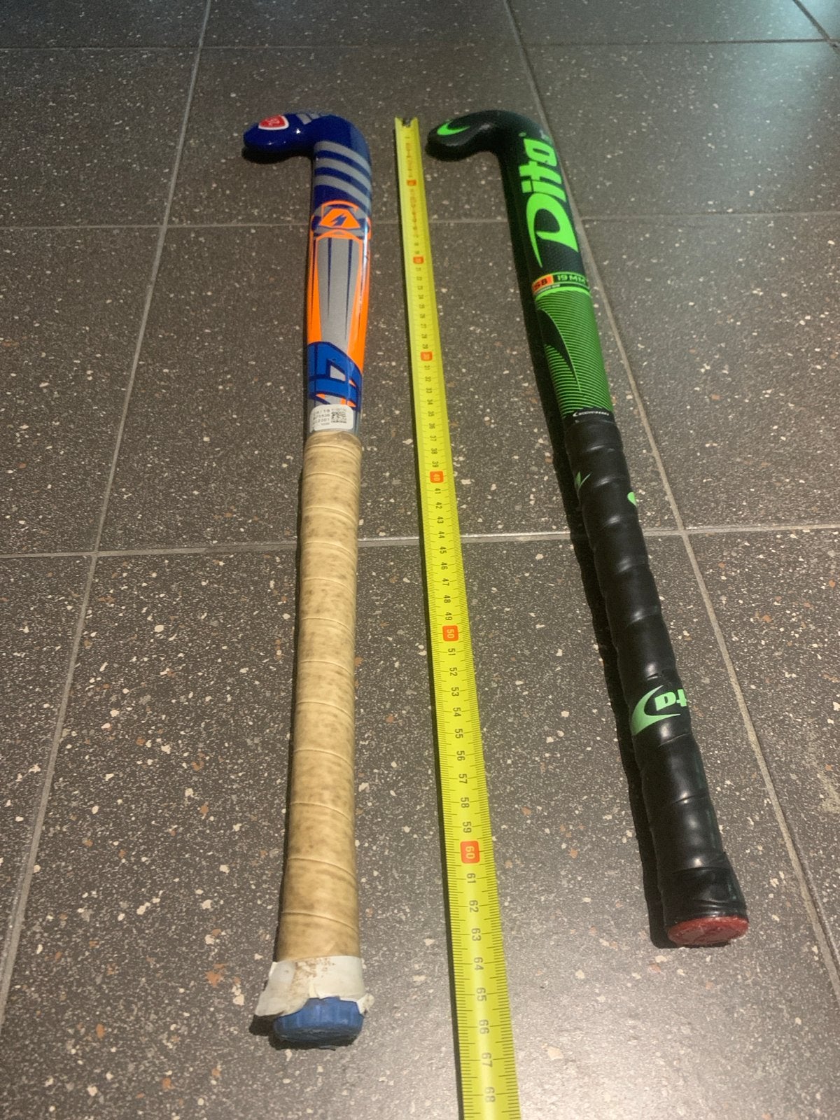 2 gebruikte hockeysticks (Dita en Adidas), Ophalen, Gebruikt