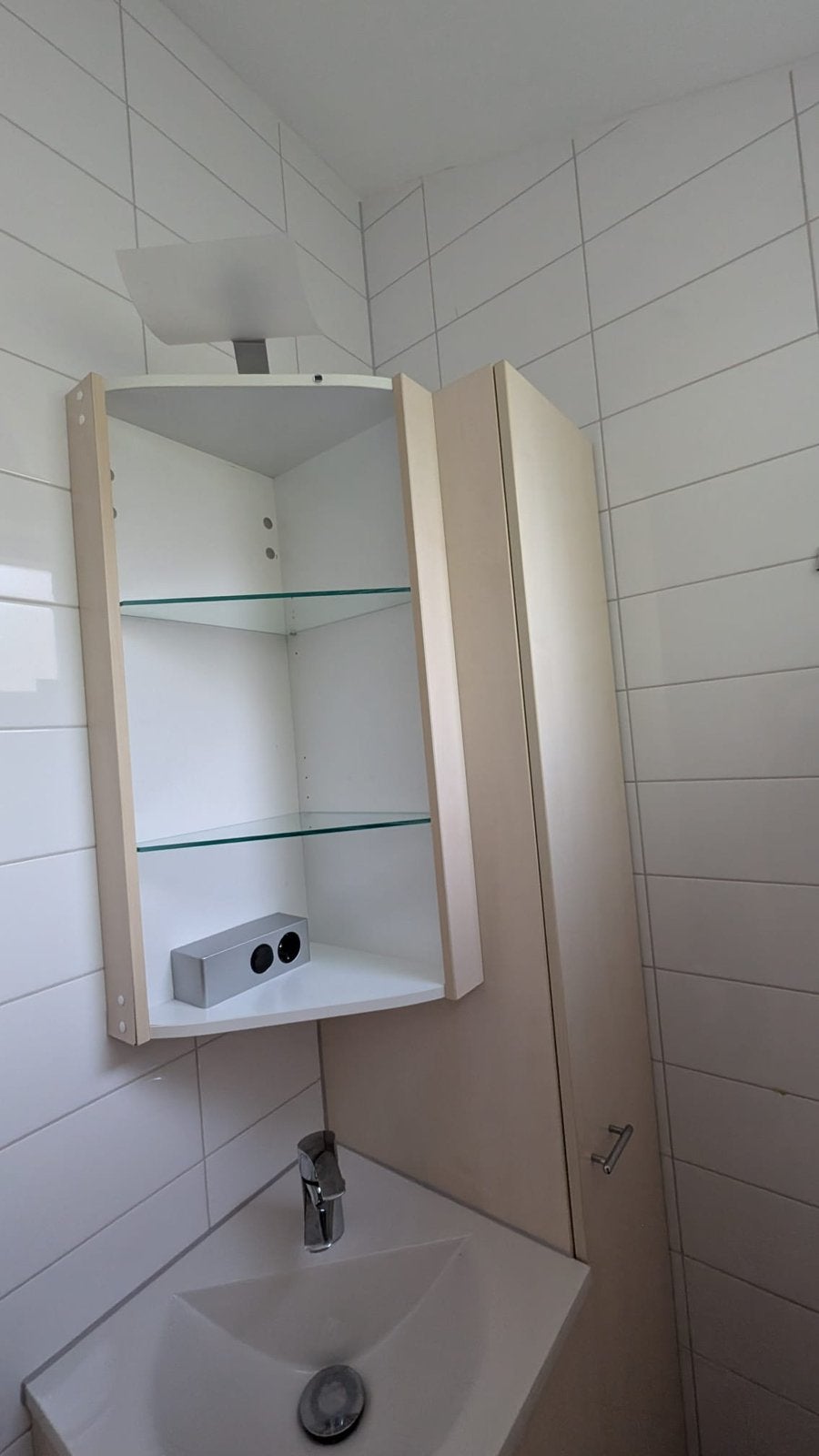 Badkamer meubel, handoek radiator en toilet, Ophalen, 50 tot 100 cm, Zo goed als nieuw, Minder dan 100 cm