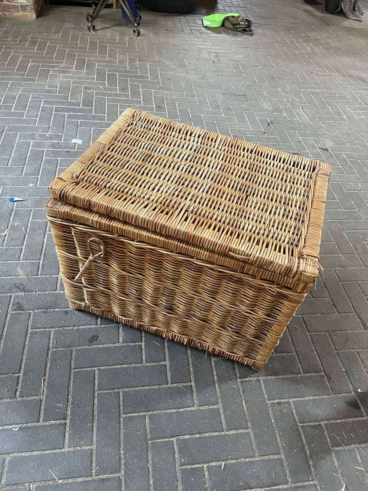 Grote rieten opbergmand met deksel of korter MAND, Huis en Inrichting, Ophalen, Overige materialen, Gebruikt, 50 tot 100 cm