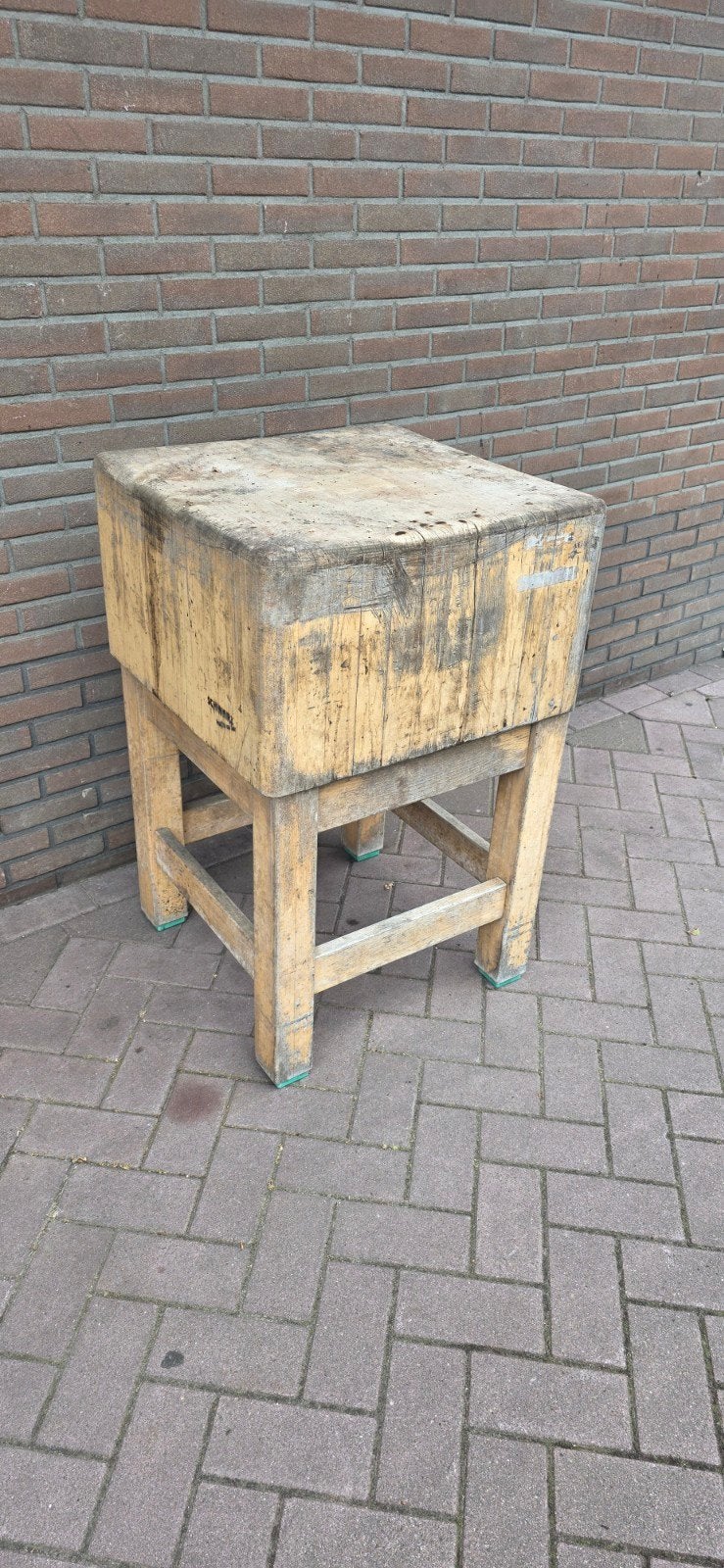 Slagers hakblok BBQ buitenkeueken, Ophalen