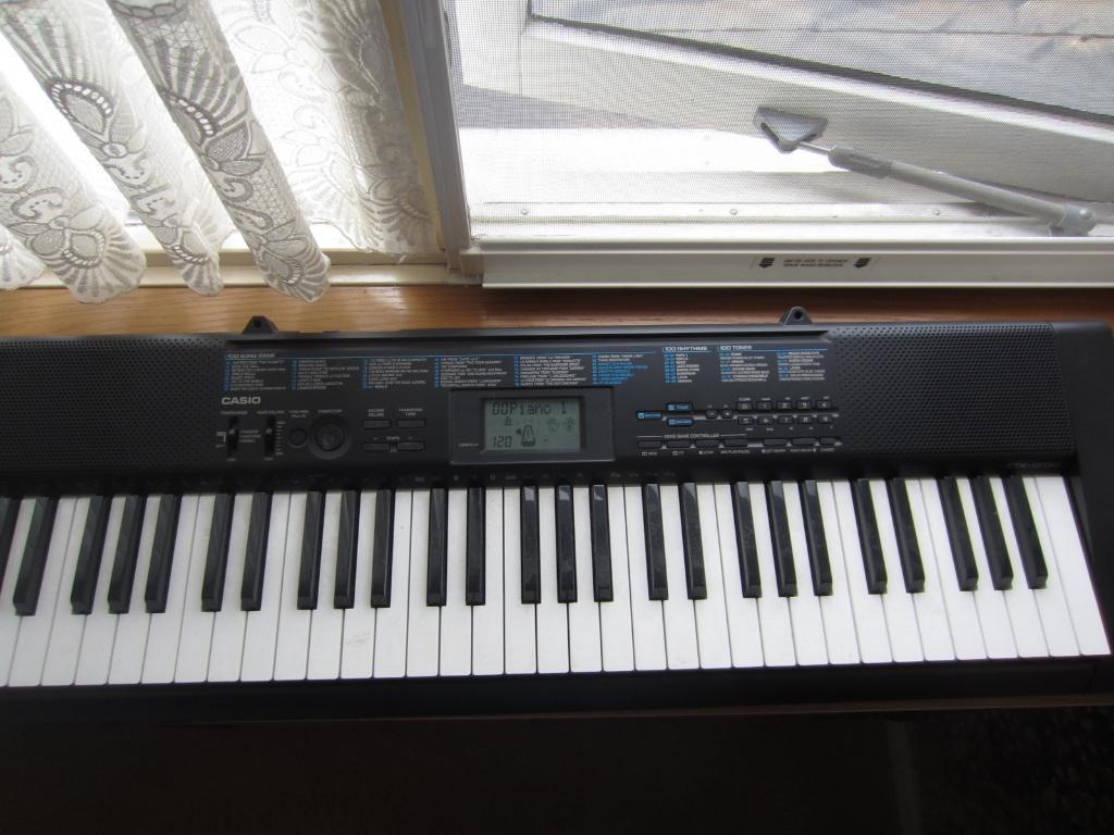 keyboard CASIO CTK-1200, Muziek en Instrumenten, Keyboards, Ophalen of Verzenden, Zo goed als nieuw, 61 toetsen, Casio