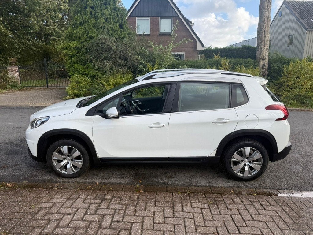 Peugeot 2008 Pure Tech Active Automaat *carplay*Navi*cruise, Auto's, 1199 cc, Met garantie (alle), 610 kg, 1125 kg