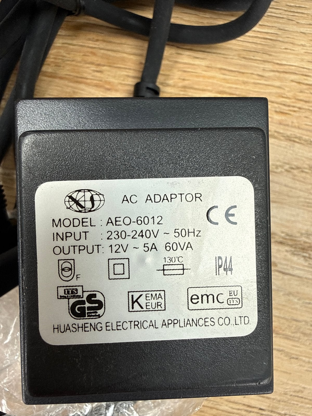 AC Adaptor 12V 5A 60VA - Model AEO-6012, Ophalen of Verzenden, Nieuw