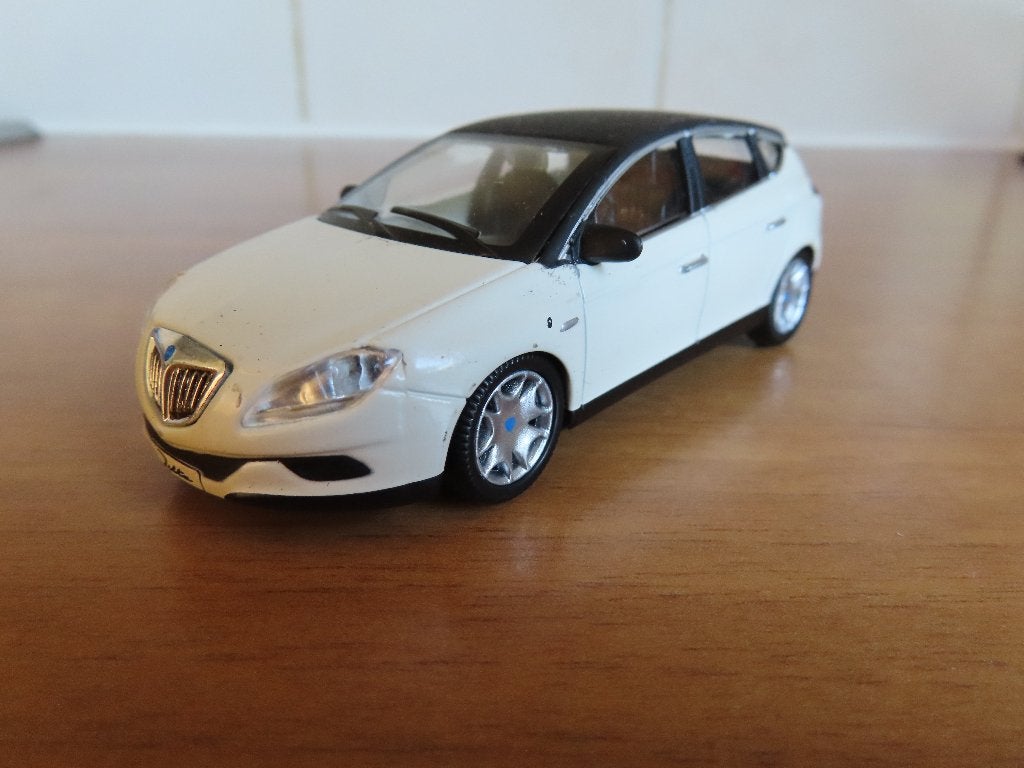 Mando Models schaalmodel Lancia Delta 2009, Ophalen of Verzenden, Zo goed als nieuw, Auto, Overige merken