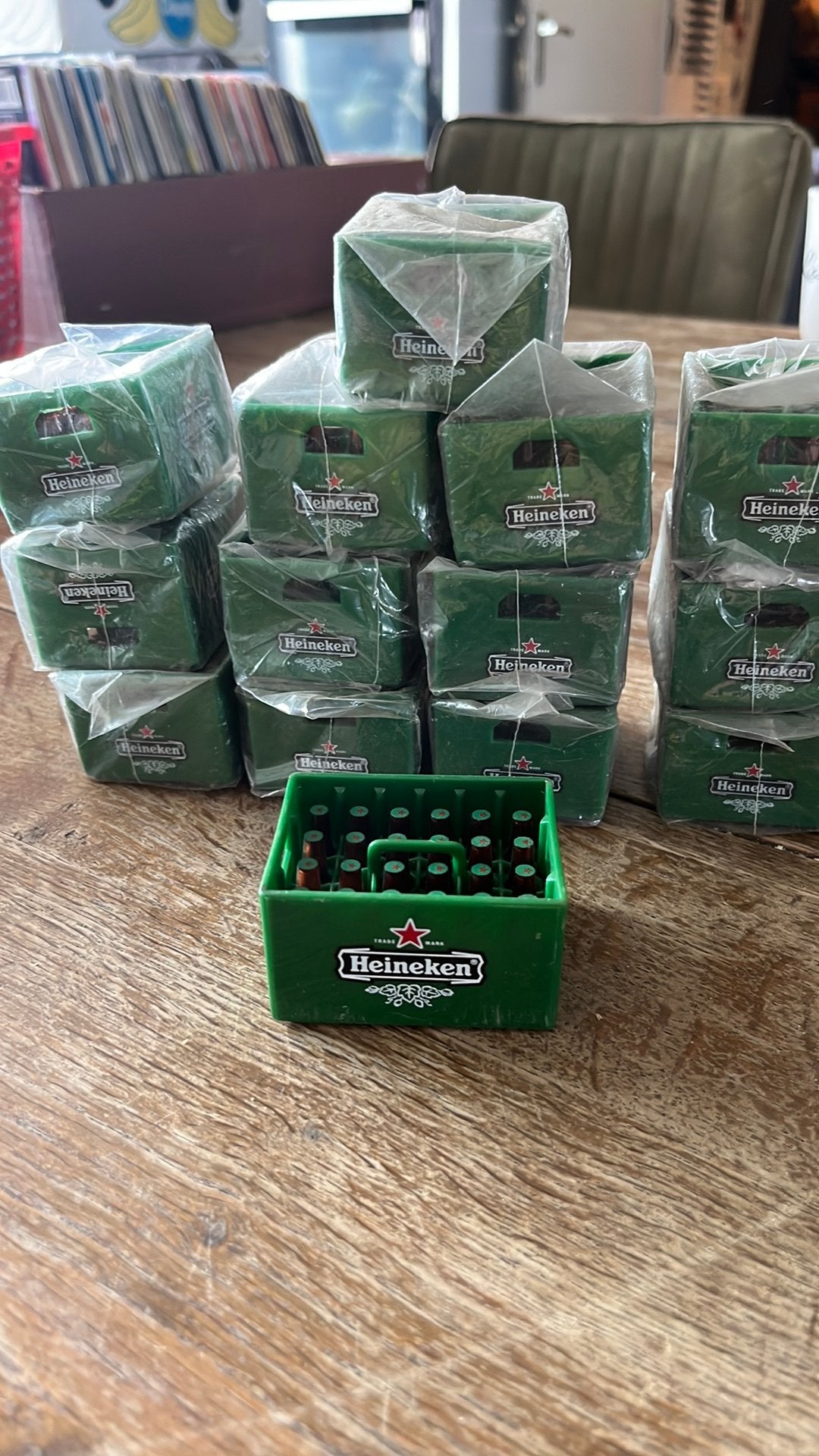 Groene Heineken bierkratje (opener) 14 stuks, Verzamelen, Ophalen of Verzenden, Zo goed als nieuw, Flesopener, Heineken