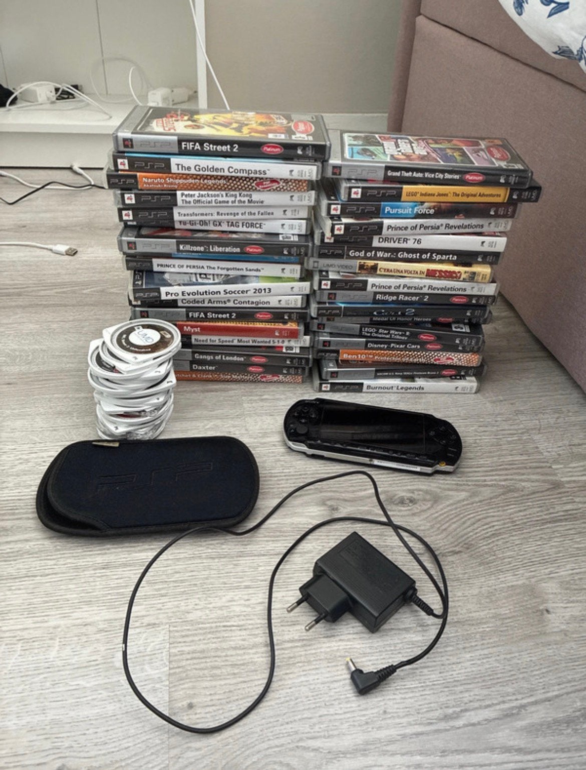 PSP 3000 met 51 games, Spelcomputers en Games, Spelcomputers | Sony PSP, Ophalen of Verzenden, Zo goed als nieuw