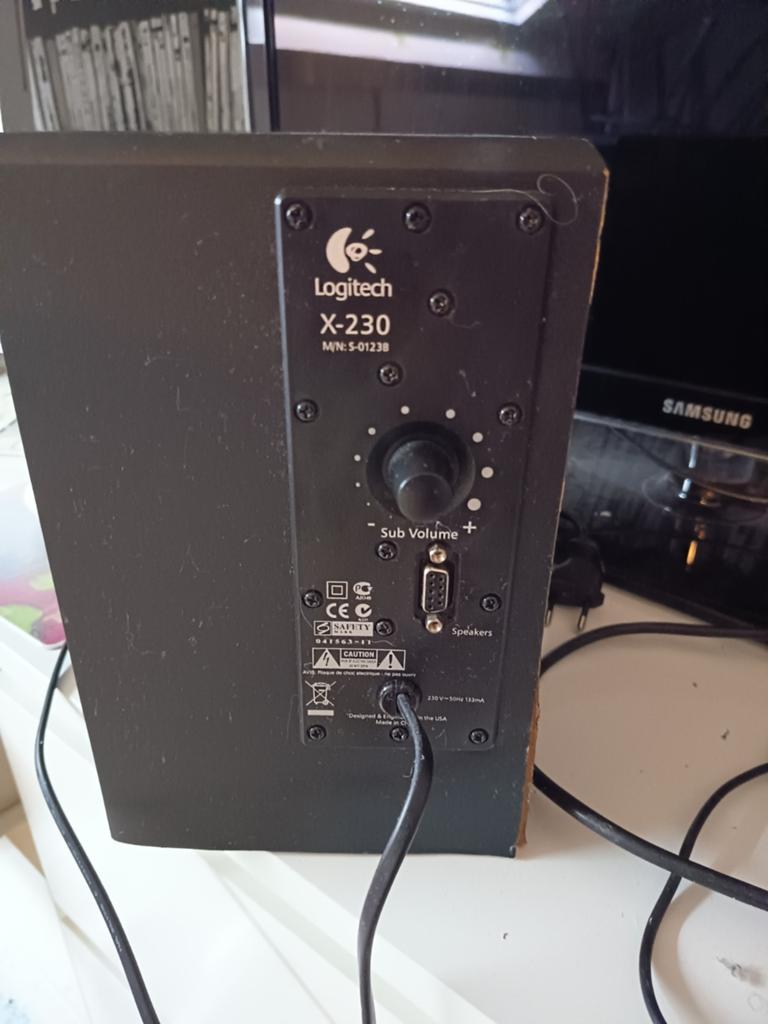Logitech x230, Computers en Software, Pc speakers, Ophalen, Gebruikt