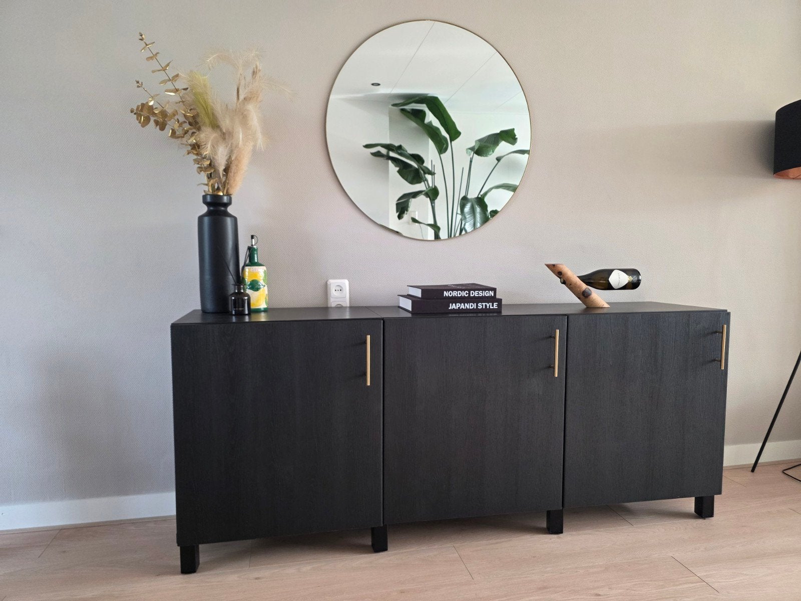 Ikea Besta dressoir zwart/donkerbruin met 3 deuren, Overige materialen, 150 tot 200 cm, Ophalen of Verzenden, Modern