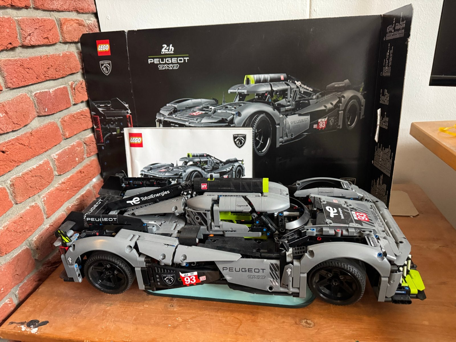 LEGO Technic Peugeot 9X8 24H Le Mans Hybrid Hypercar, Ophalen of Verzenden, Zo goed als nieuw